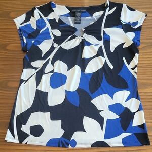 Josephine Chaus Women's Blue White Black Floral Short Sleeve Top | Size: L